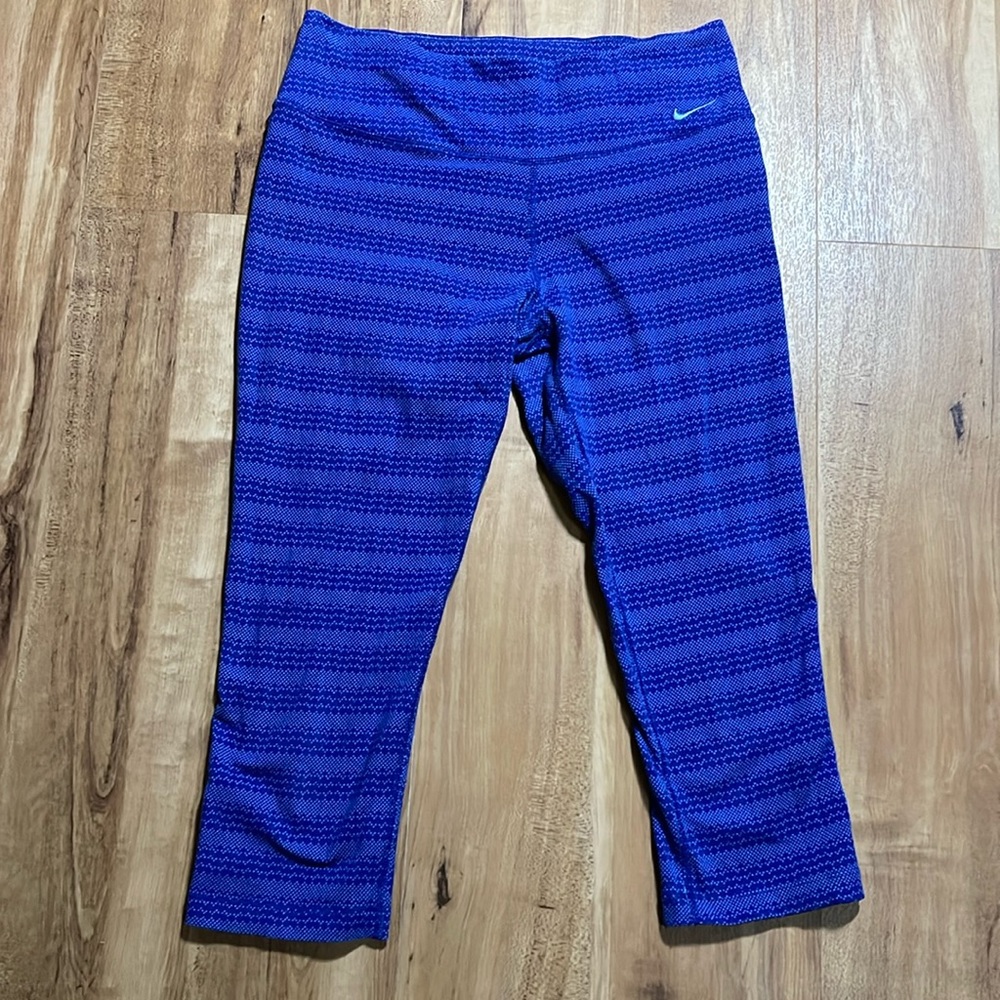 Nike leggings size medium.
